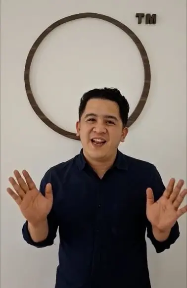 Testimonial Video Thumbnail